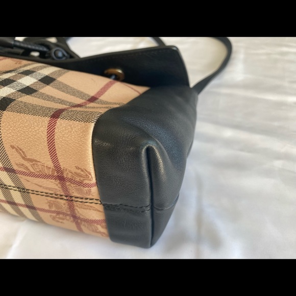 Burberry Black Classic Check Crossbody bag - Picture 4 of 16